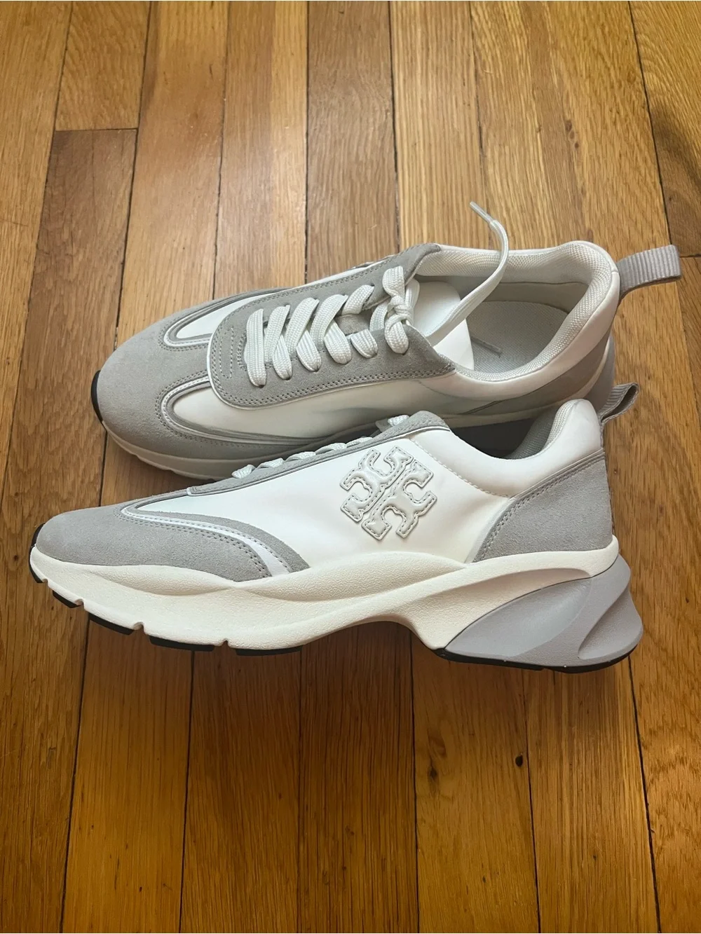 Tory Burch Good Luck Trainer Sneakers T Monogram In White And Gray Size: 9